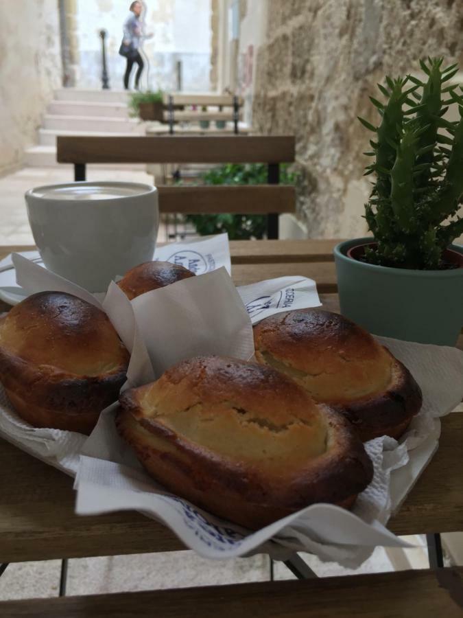 Cavour Bed & Breakfast *